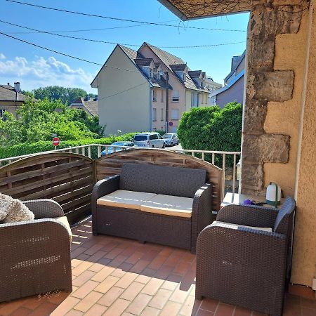 Montbéliard L'Appartement - Chambre Avec Salle De Bains Et Wc Dans Une Galerie D'Art מראה חיצוני תמונה