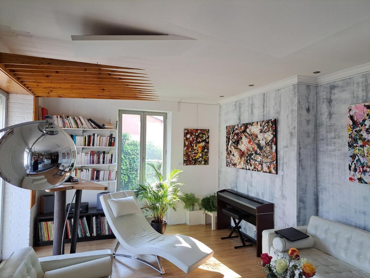 Montbéliard L'Appartement - Chambre Avec Salle De Bains Et Wc Dans Une Galerie D'Art מראה חיצוני תמונה
